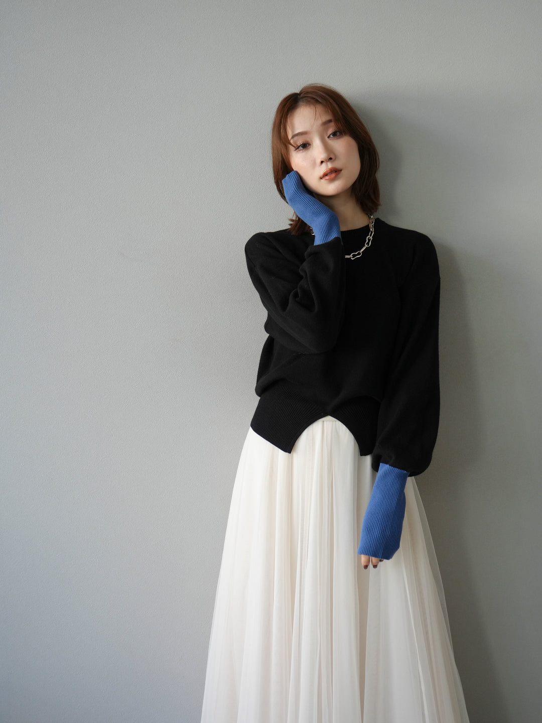 [予約]袖配色フロントスリットニットプルオーバー/ブラック
