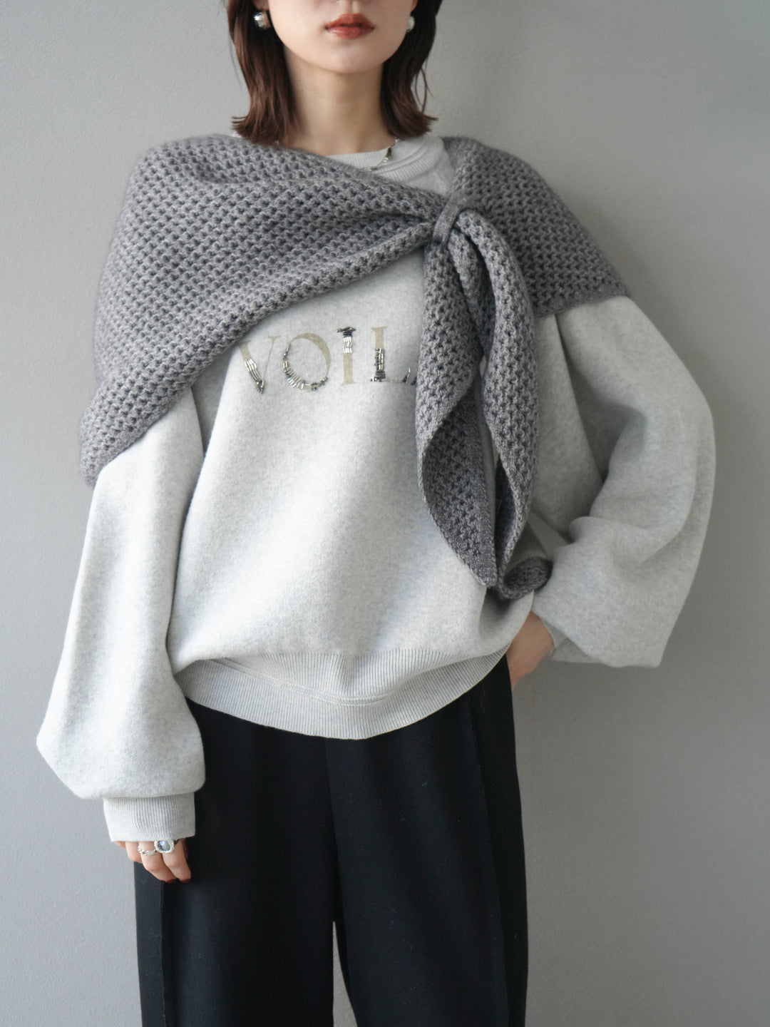 [予約]スウェットライクビーズロゴ刺繍ニットプルオーバー/oatmeal