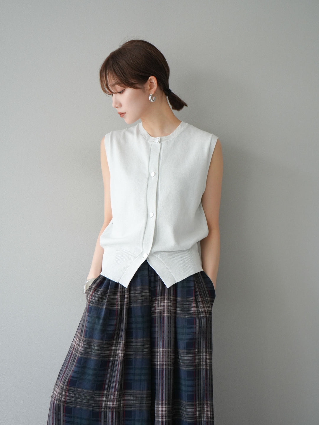 [SET] 金銀絲針織背心 + 透視格紋寬鬆褲 (2 件套)