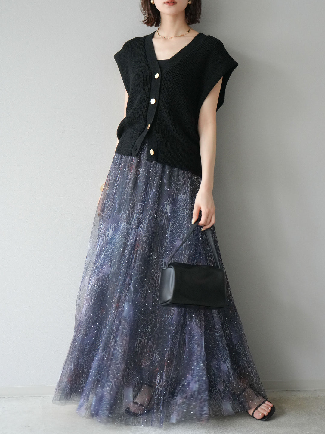 [予約]ゴールドボタンVネックニットカーディガン/ブラック