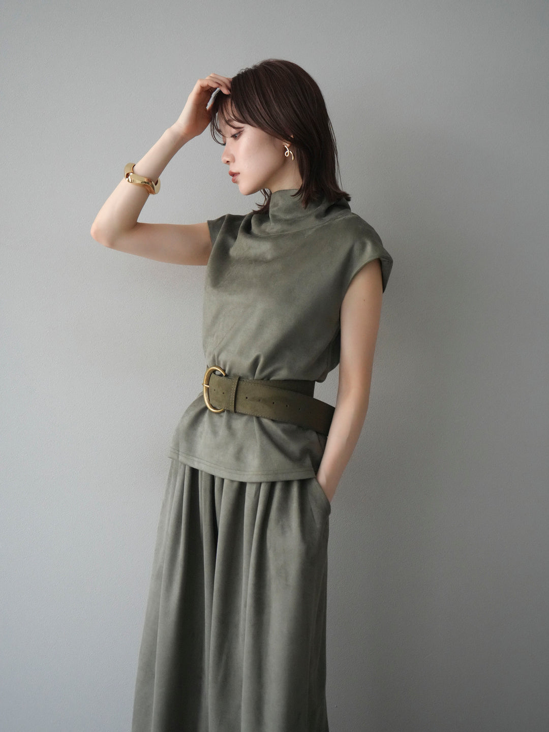 [SET]ベルト付スエードハイネックプルオーバー＆ワイドパンツSET UP