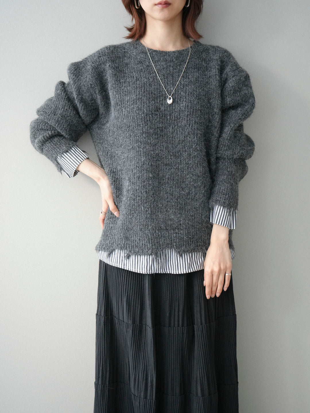 [予約]裾シャツレイヤードダメージニットプルオーバー/darkgrey