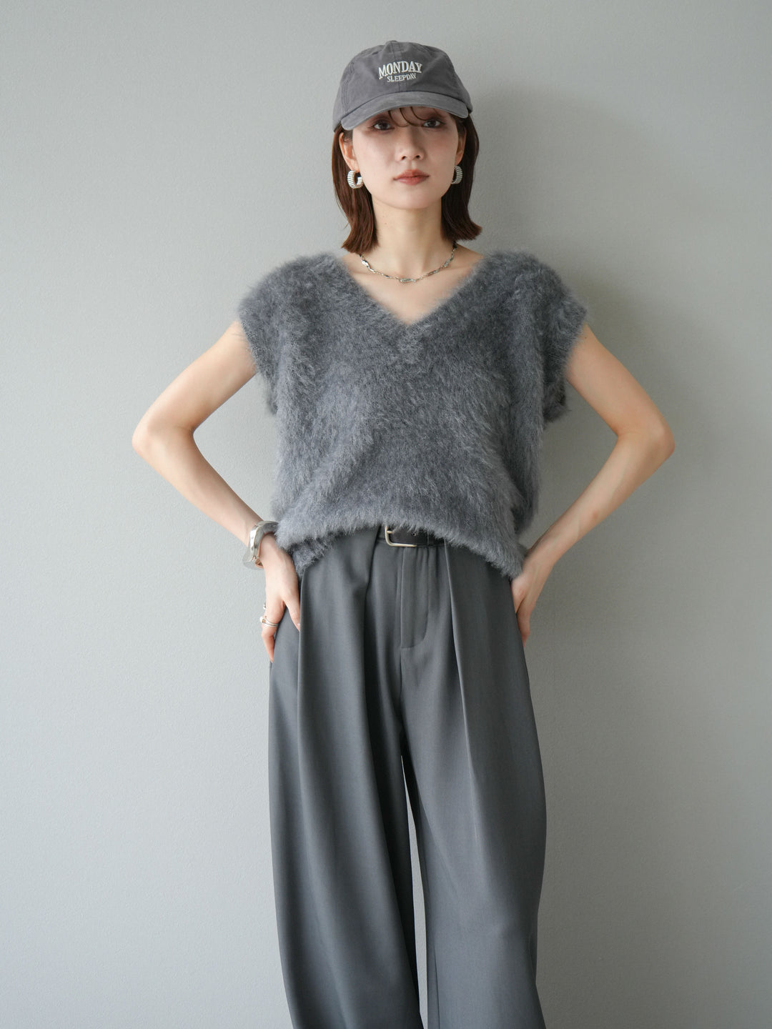 [予約]ラメシャギーVネックニットベスト/グレー