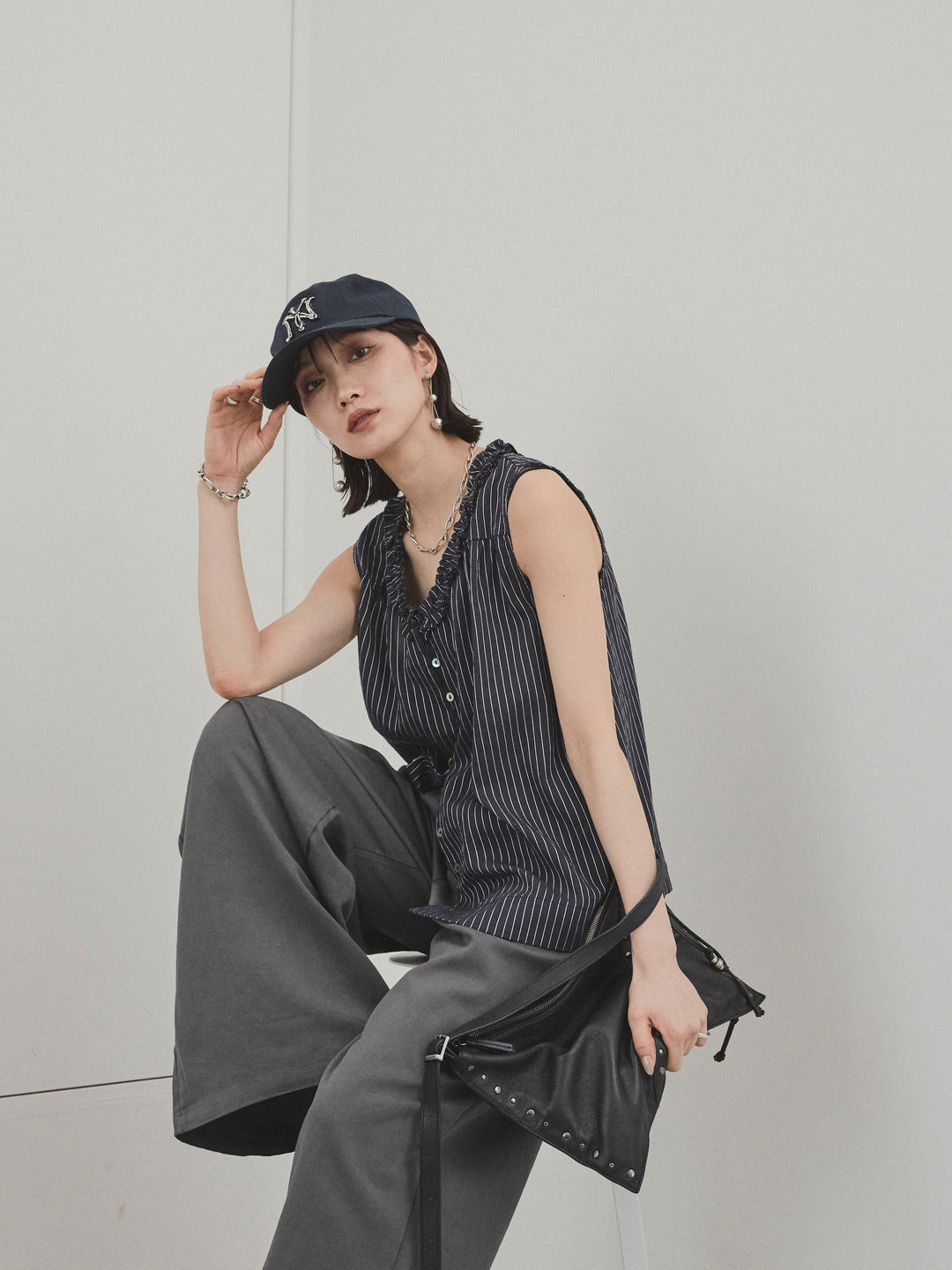 【預購】條紋荷葉邊襯衫/黑色