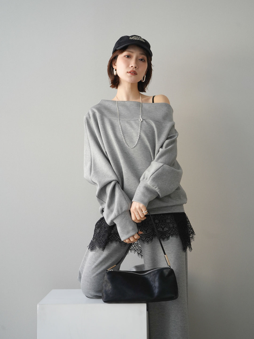 [予約]アシンメトリーオフショルポンチプルオーバー/gray