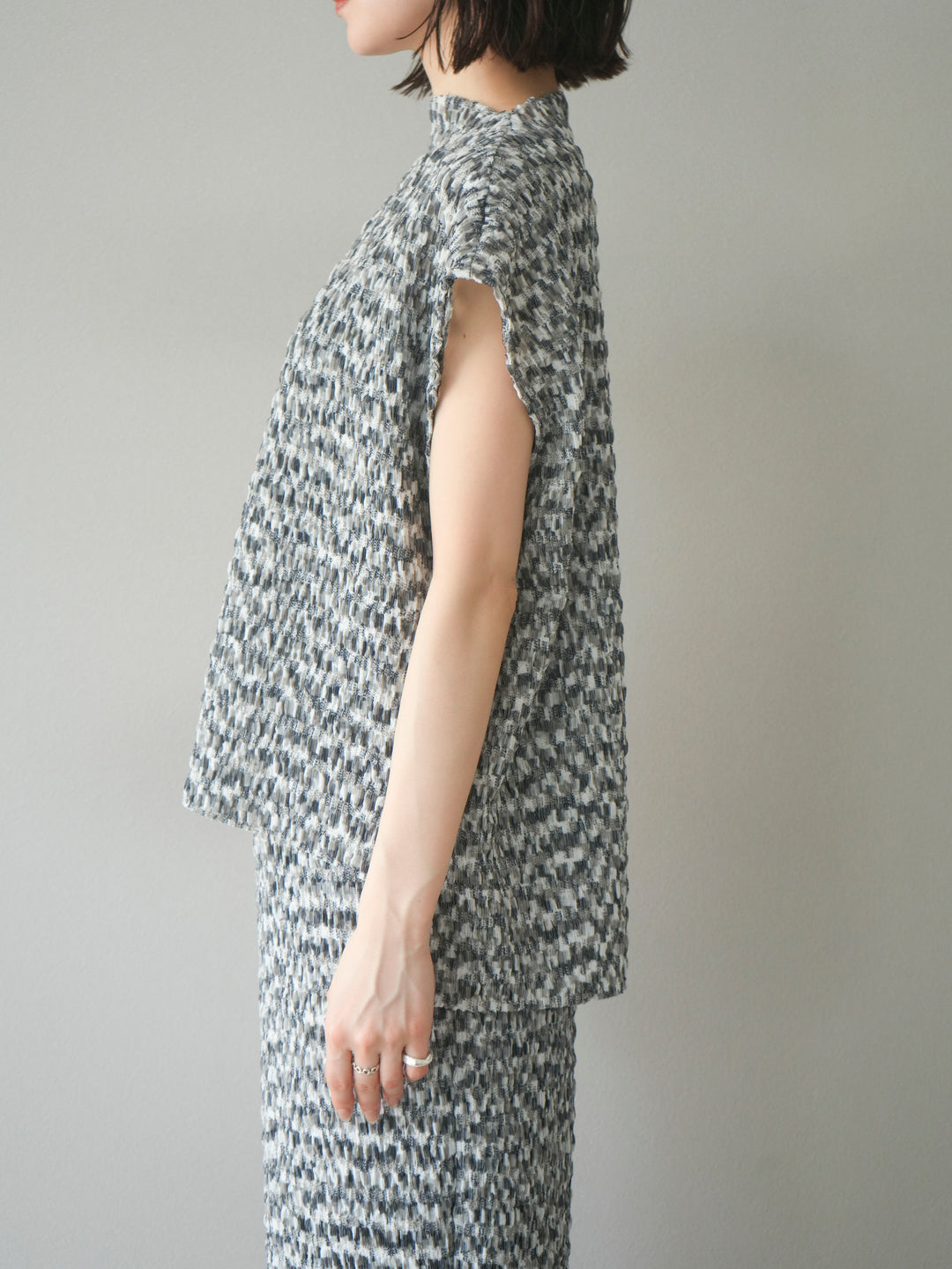 [予約]マルチカラーランダムプリーツフレンチトップス/ブラック