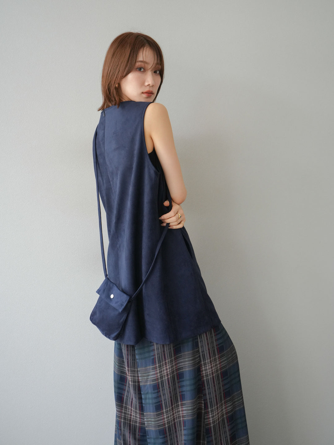 [予約]ショルダーポーチ付スウェードミニワンピース/ネイビー