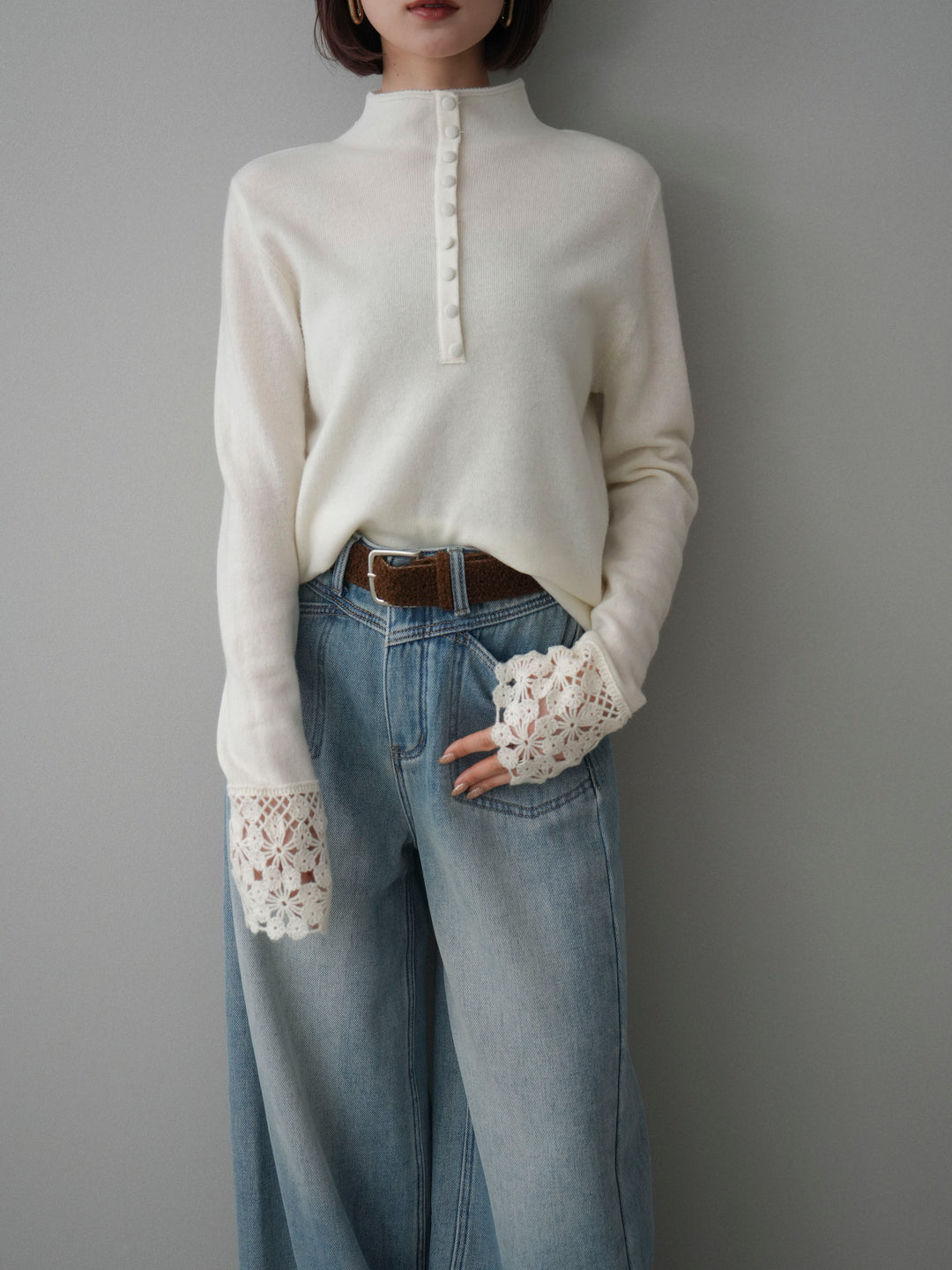 [予約]袖スカラップレースフロントボタンウールニットトップス/white