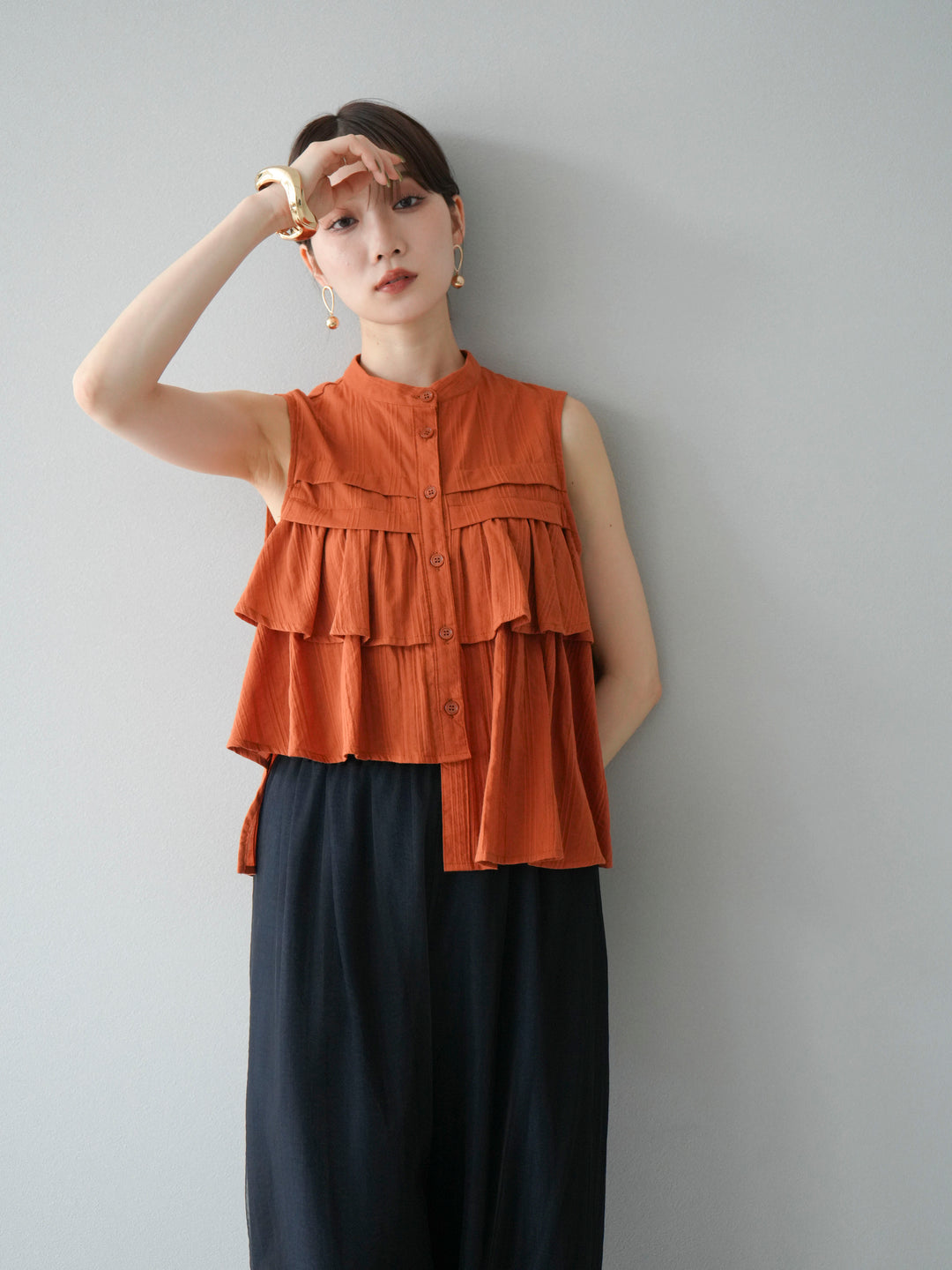 [SET]ドビーストライプアシンメトリーフリルノースリブラウス+コード刺繍チュールレイヤードパンツ+リネンライクイージーワイドパンツ(3set)