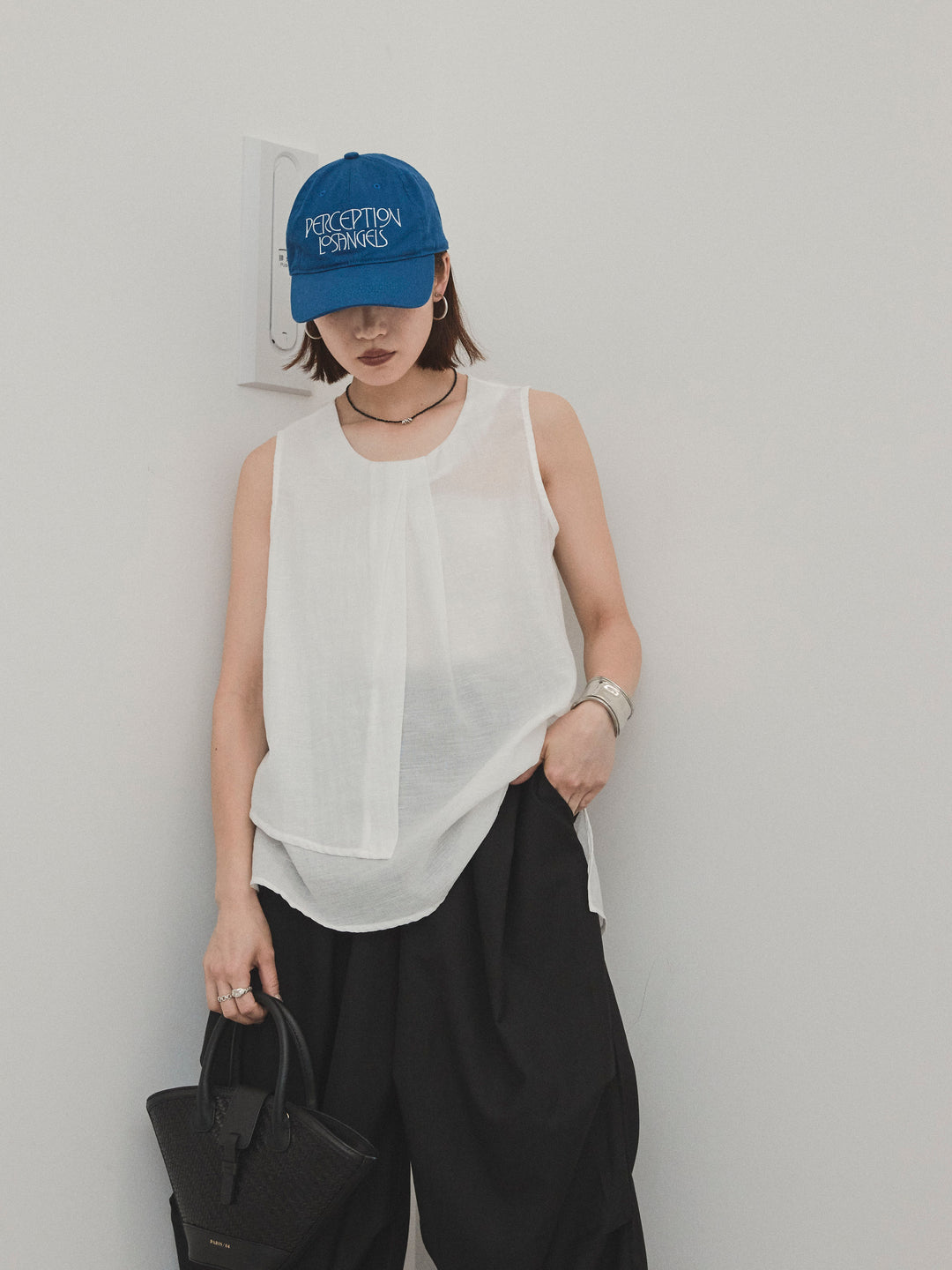 [SET] 透視褶皺不對稱上衣 + 設計環側褶褲 (2 件組)