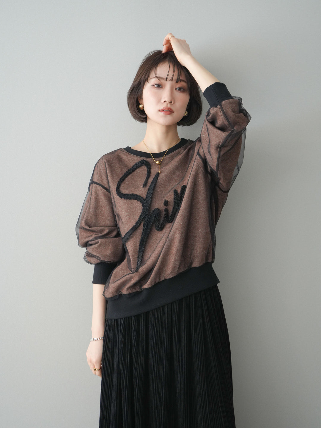 [予約]チュールレイヤードロゴスエットプルオーバー/brown