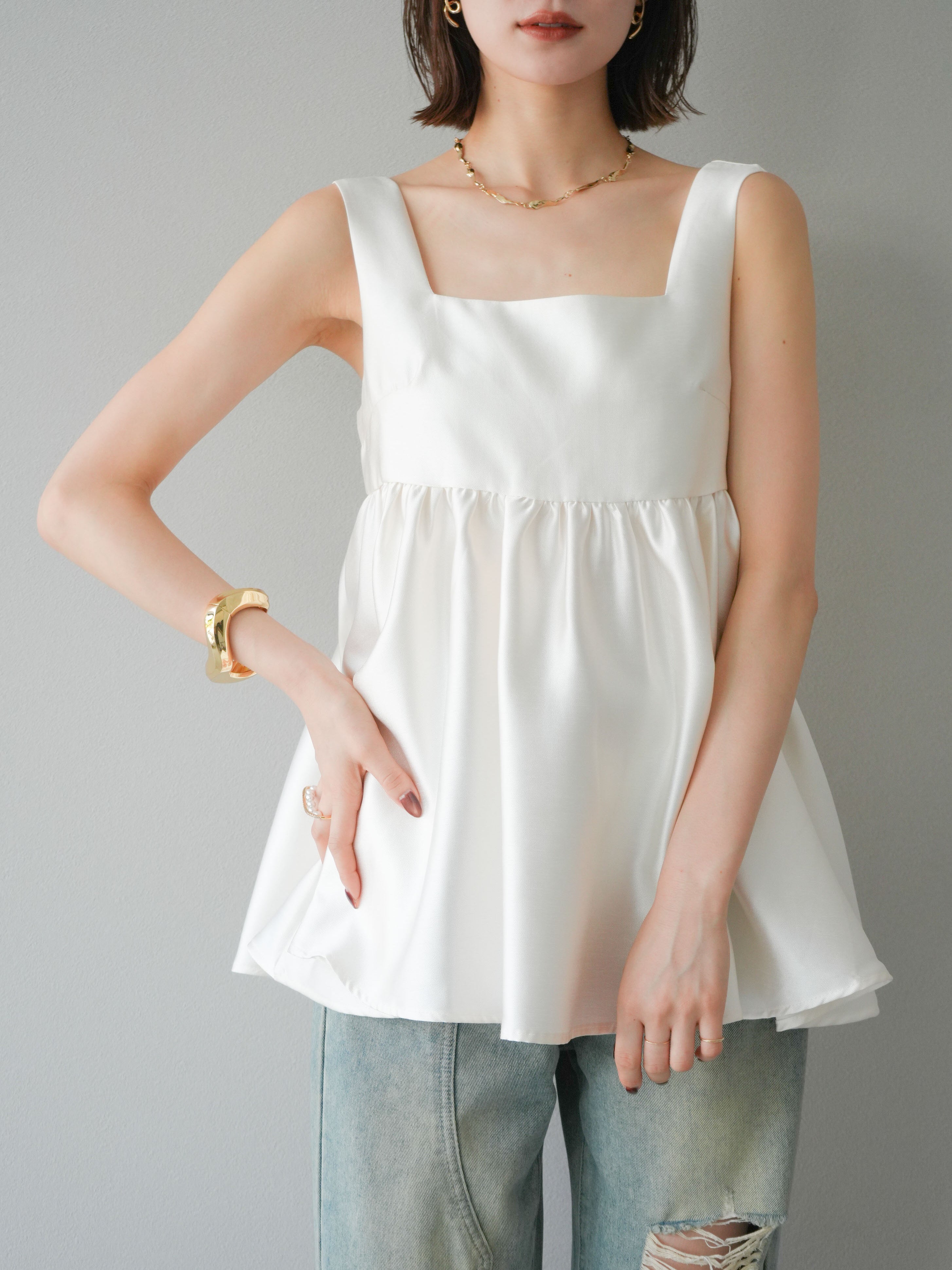 予約]サテンフレアノースリーブトップス/アイボリー – Lumier