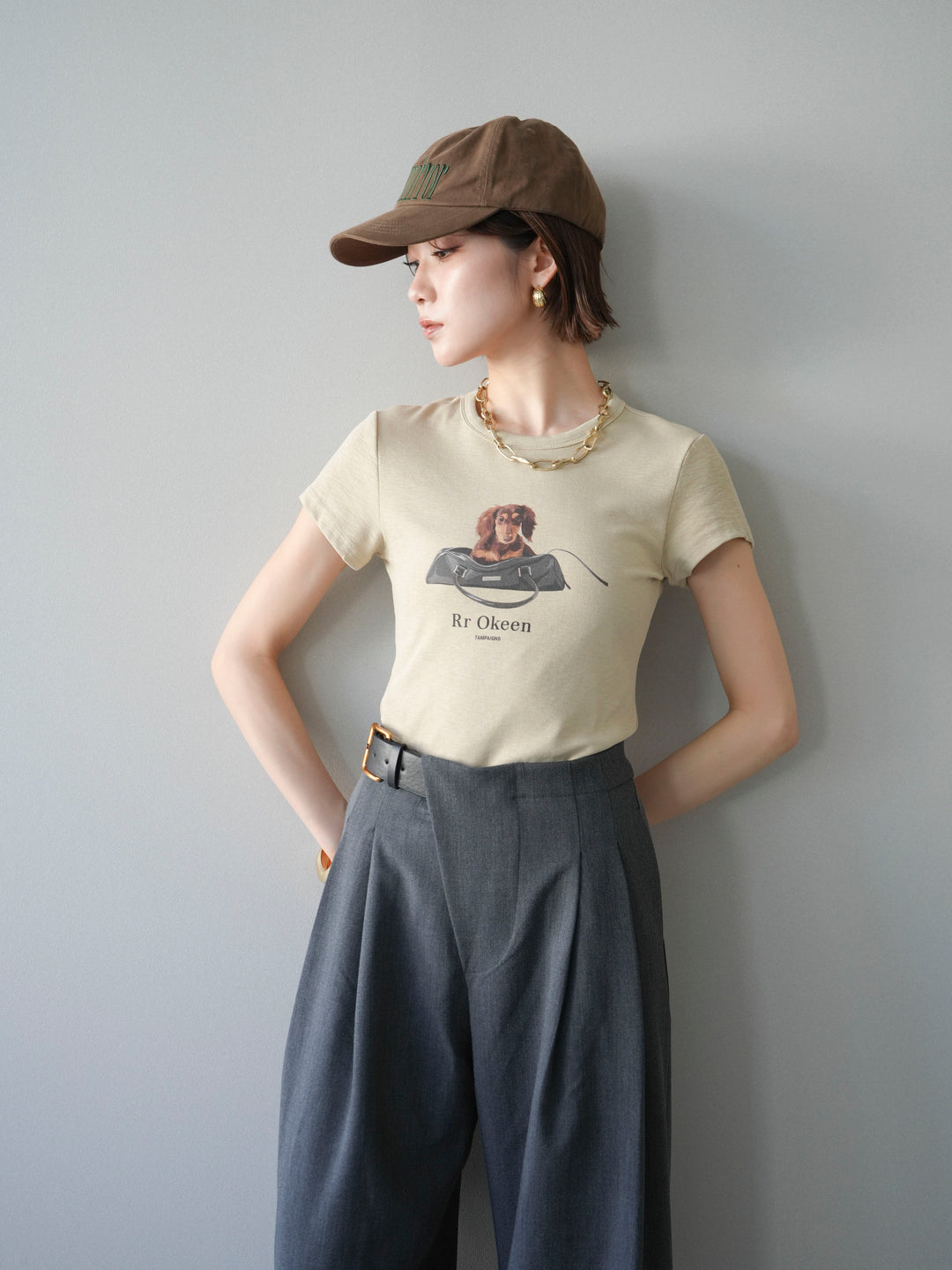 【套裝】狗狗緊身T卹+不對稱皮帶束口寬褲（兩件套）