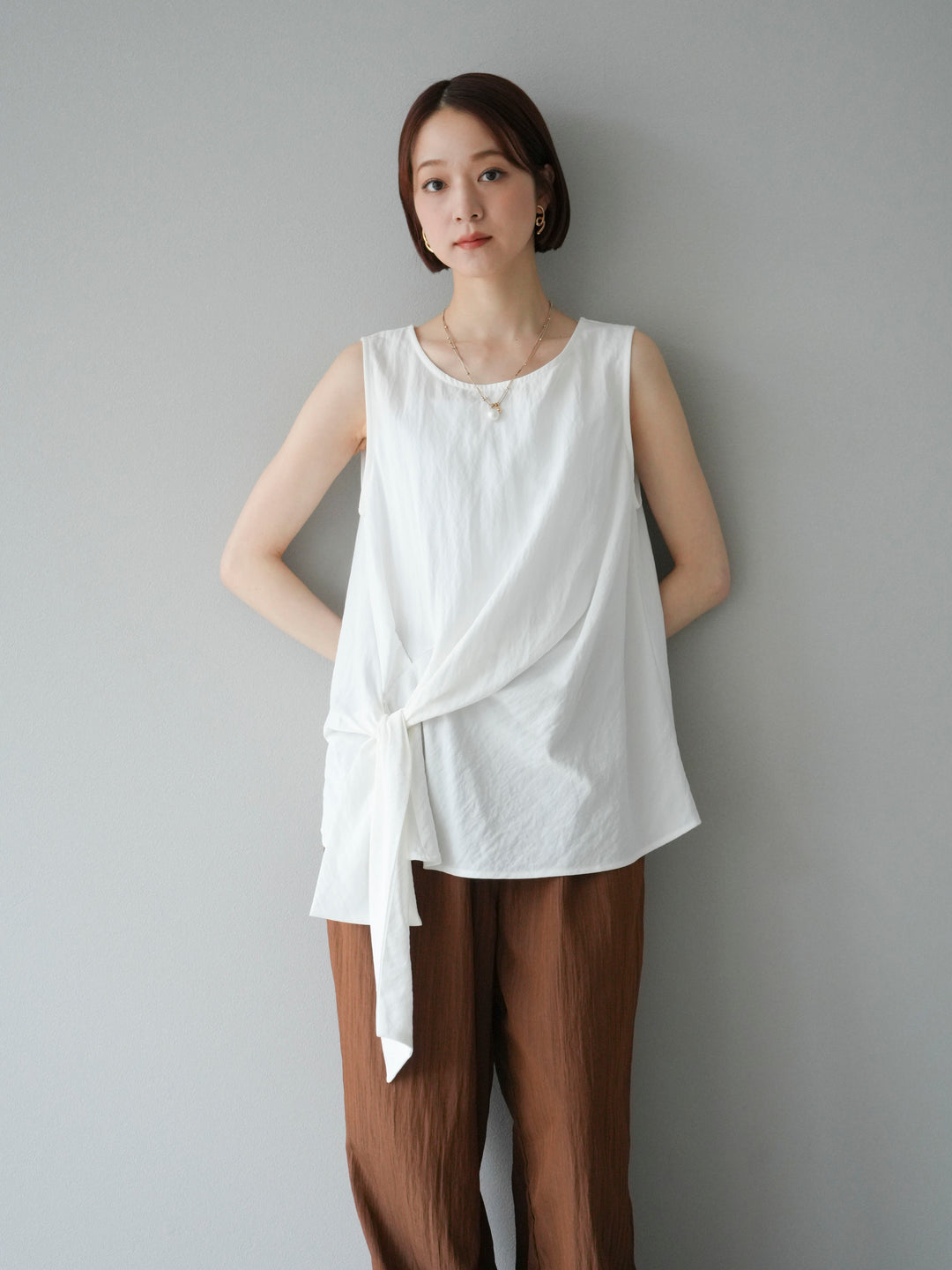 [SET] 前裹式無袖上衣+麻質下擺回型寬褲（2件組）