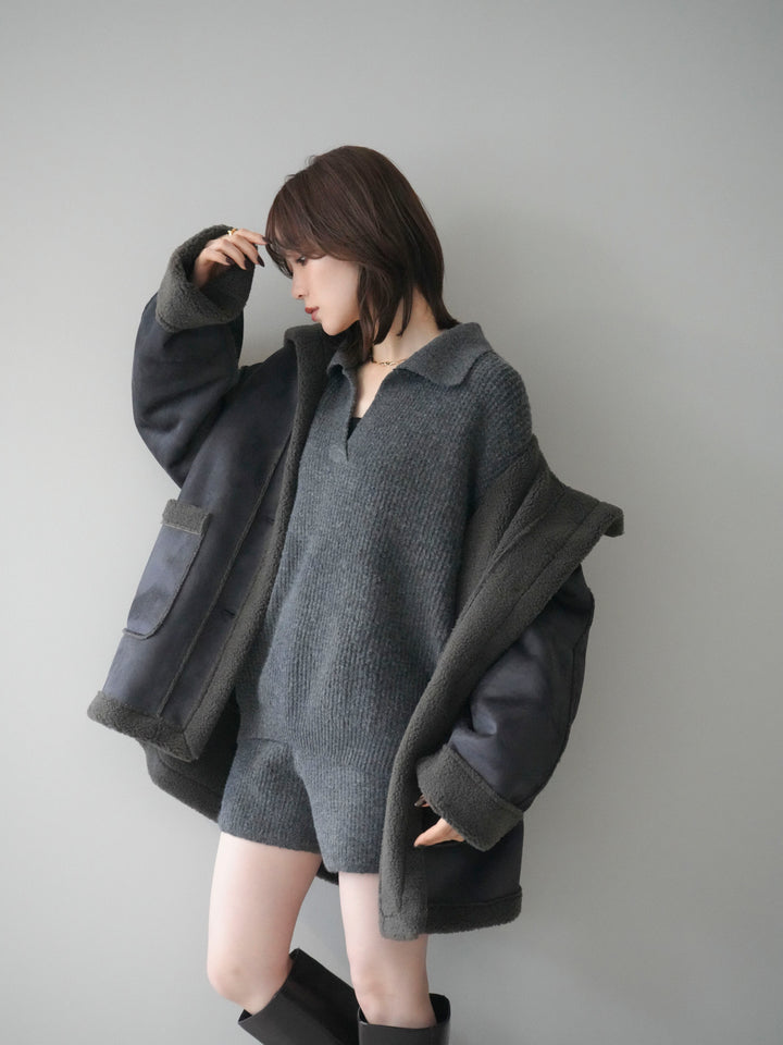 [予約]スタンドネックフェイクムートンミディアムコート/charcoal