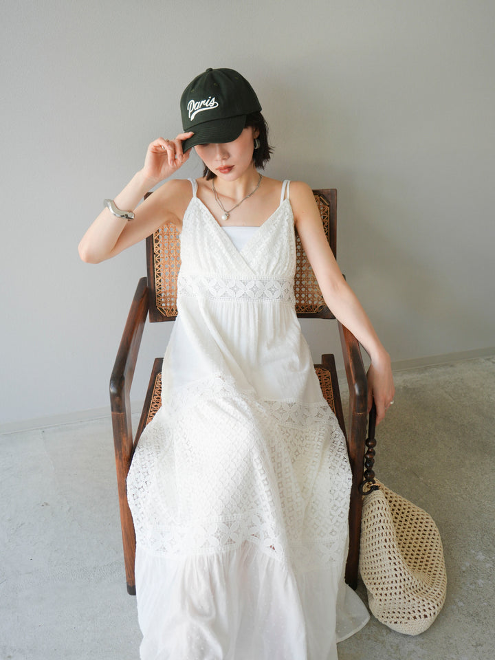 [SET] 蕾絲花邊吊帶裙+網紗羅紋罩杯吊帶背心（2件組）