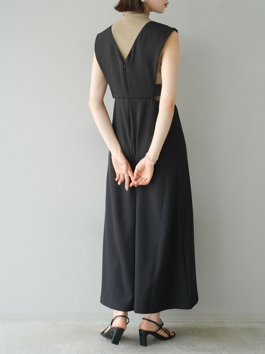 【預訂】剪裁設計褶邊裙/黑色