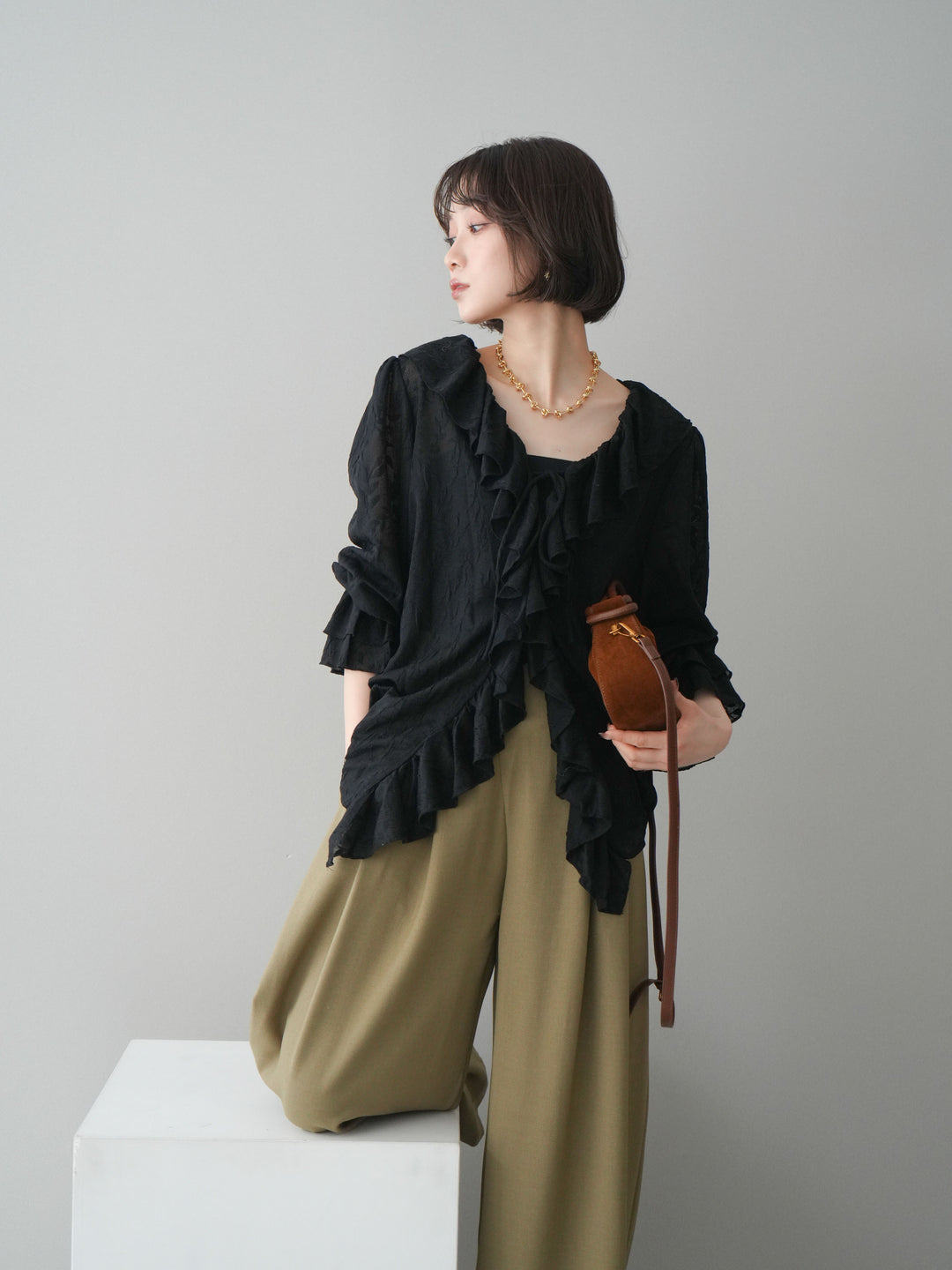 [SET]ラッフルレーススリットブラウス+選べるアクセセット(2set)