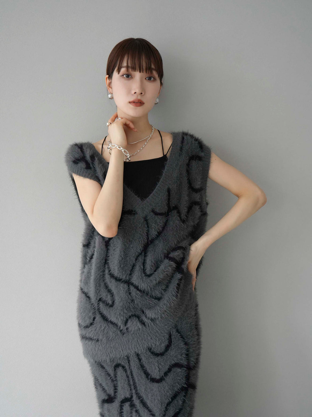 [SET] 線狀毛絨針織背心 + 線狀毛絨針織裙 (2套)