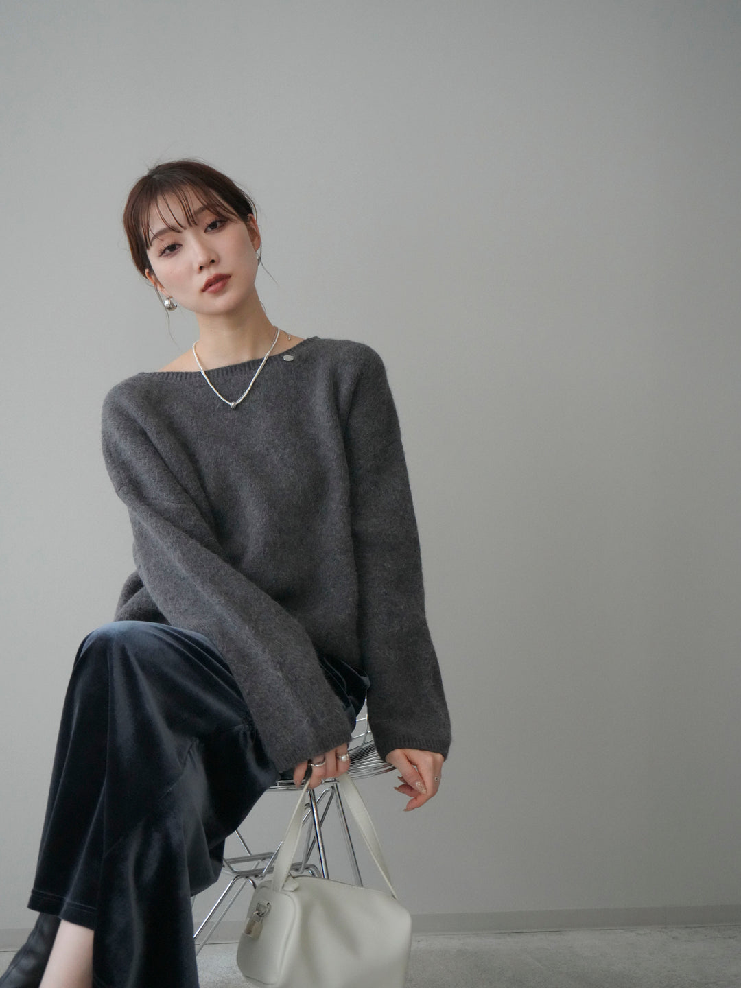 [予約]アンゴラタッチボートネッククロップドプルオーバー/charcoal