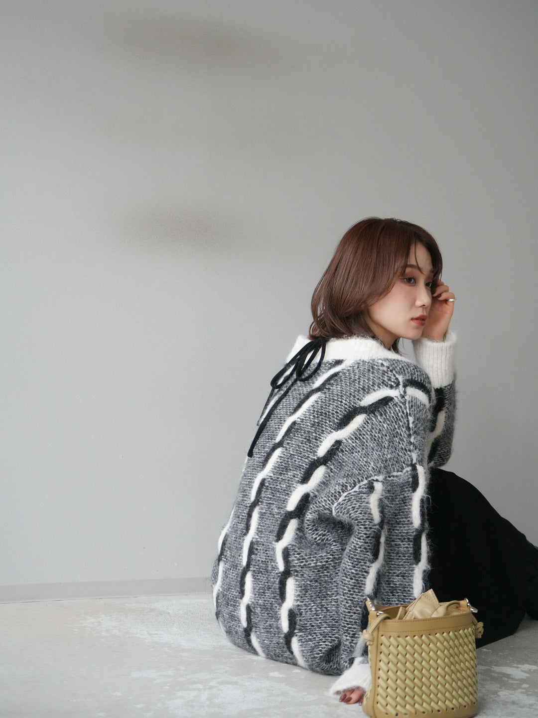 [予約]バイカラー編み込みデザインニットカーディガン/ホワイト