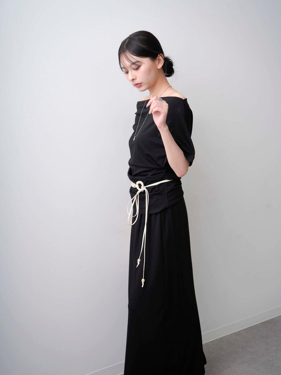 [SET]ベルト付アシメドレープカットソー＆スリットIラインスカートSET UP(2SET)