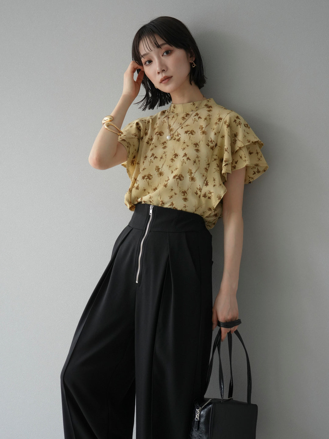 [予約]フラワーモチーフラッフルスリーブブラウス/ベージュ