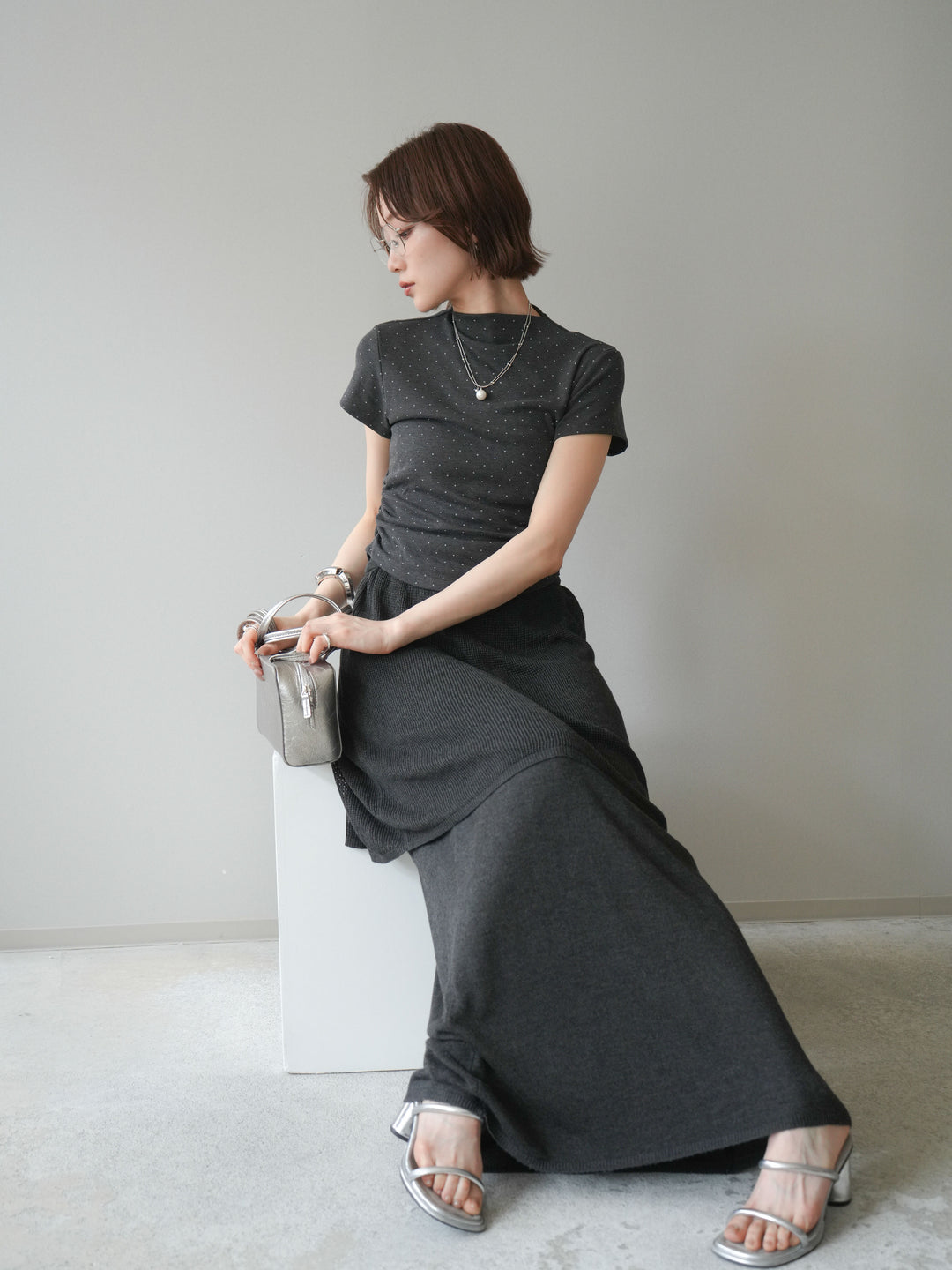 【預購】圓擺波點T卹/炭灰色