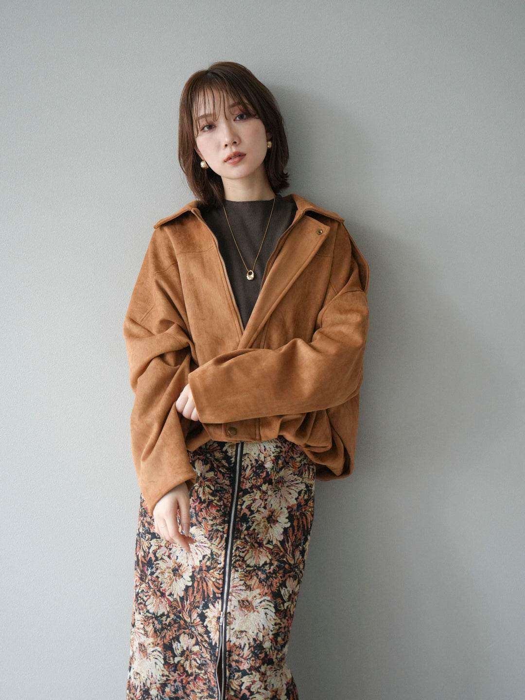 [套裝] 麂皮外套 + 小領法式針織上衣 + 哥布蘭前拉鍊緊身裙（3 套）