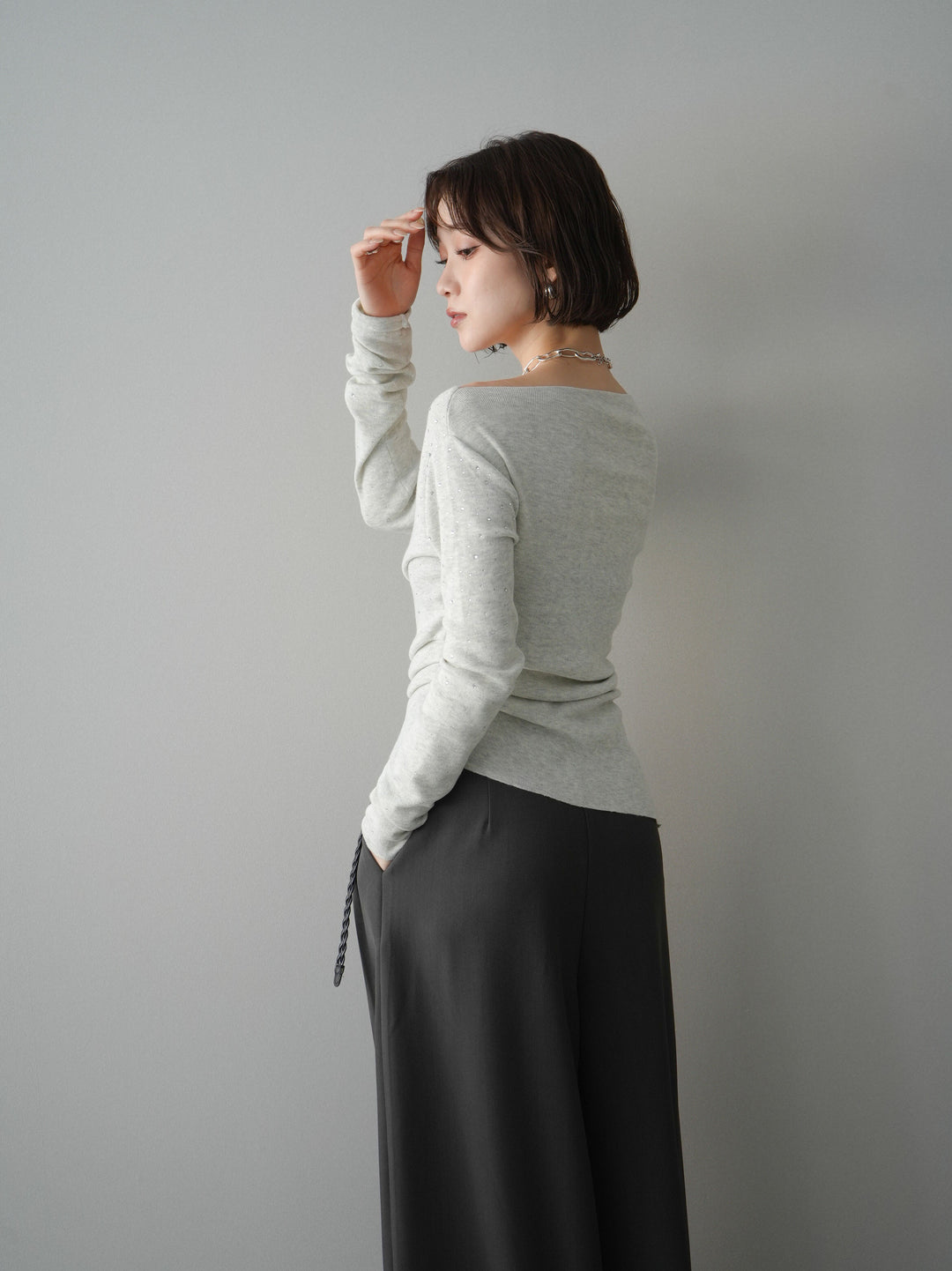 [予約]ラインストーンアシンメトリーニットトップス/gray