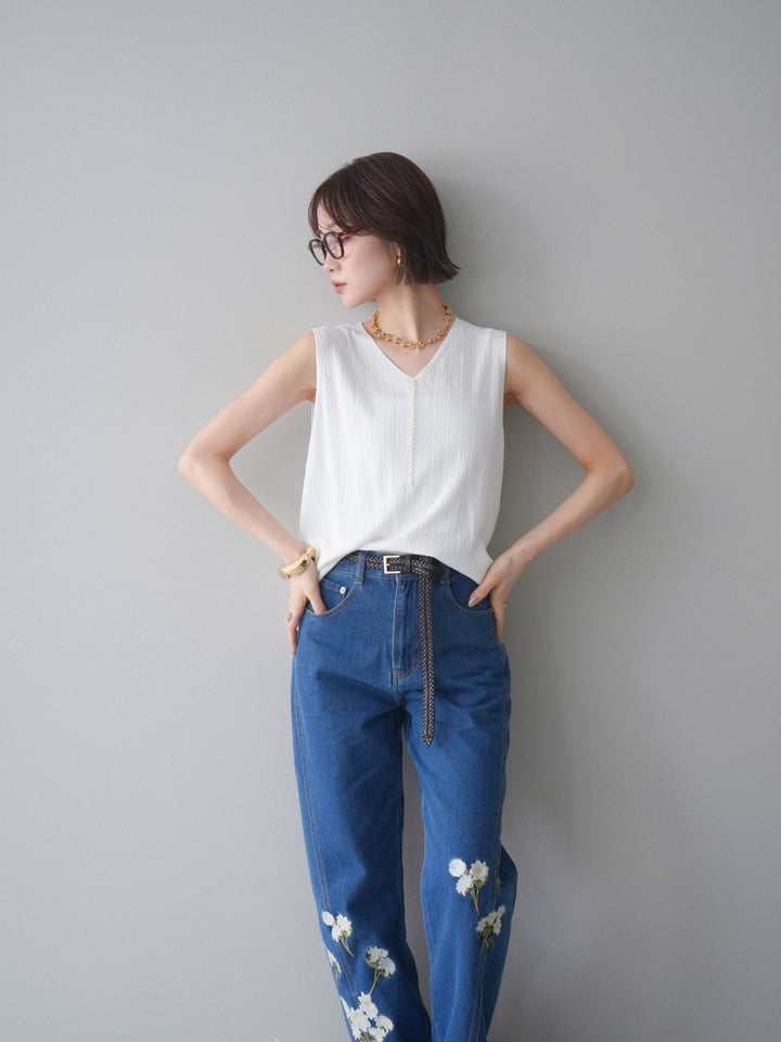 【預購】珍珠圖案V領針織上衣/白色