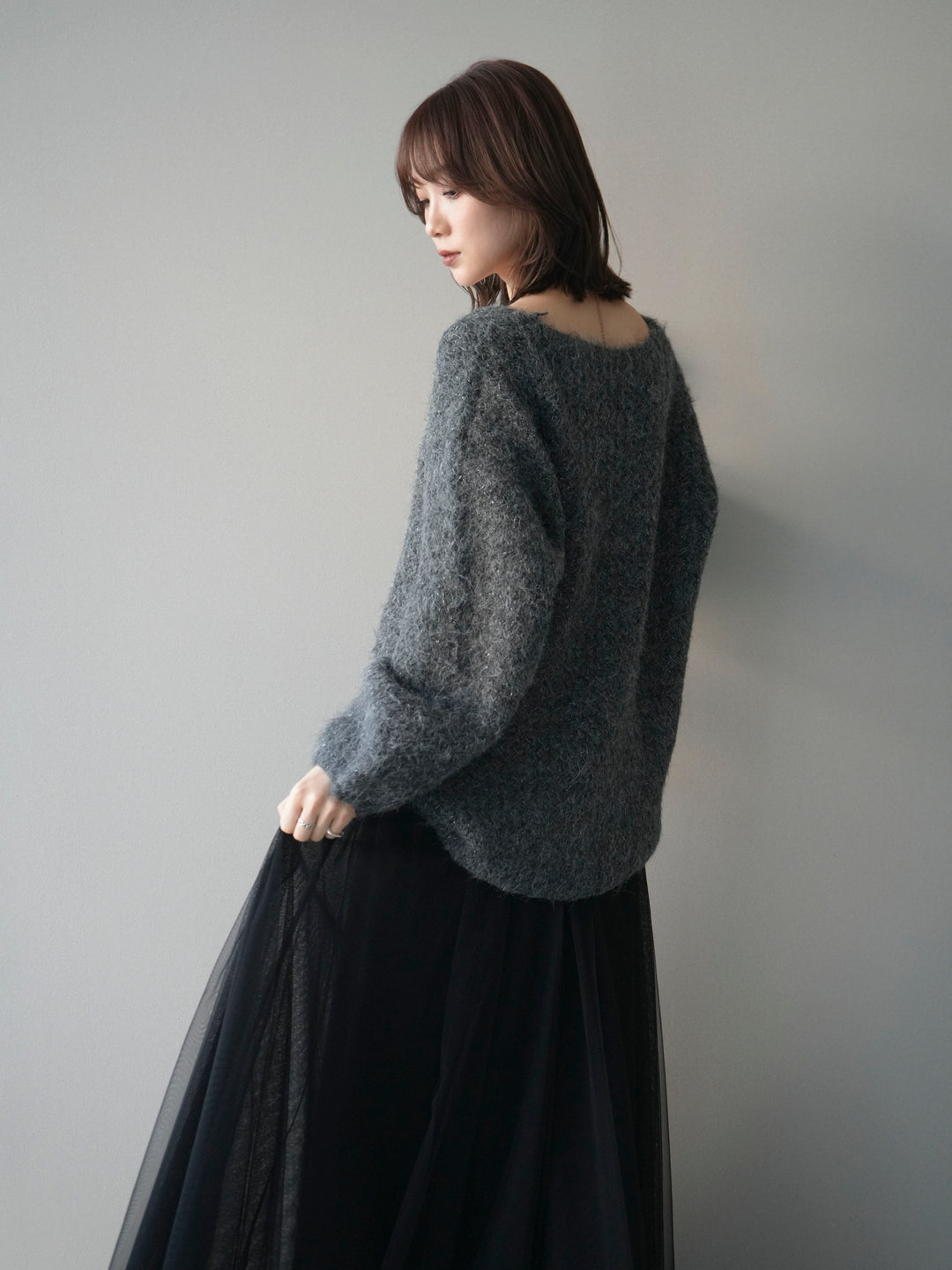 [予約]ウールタッチラメミックスヤーンVネックニットプルオーバー/charcoal