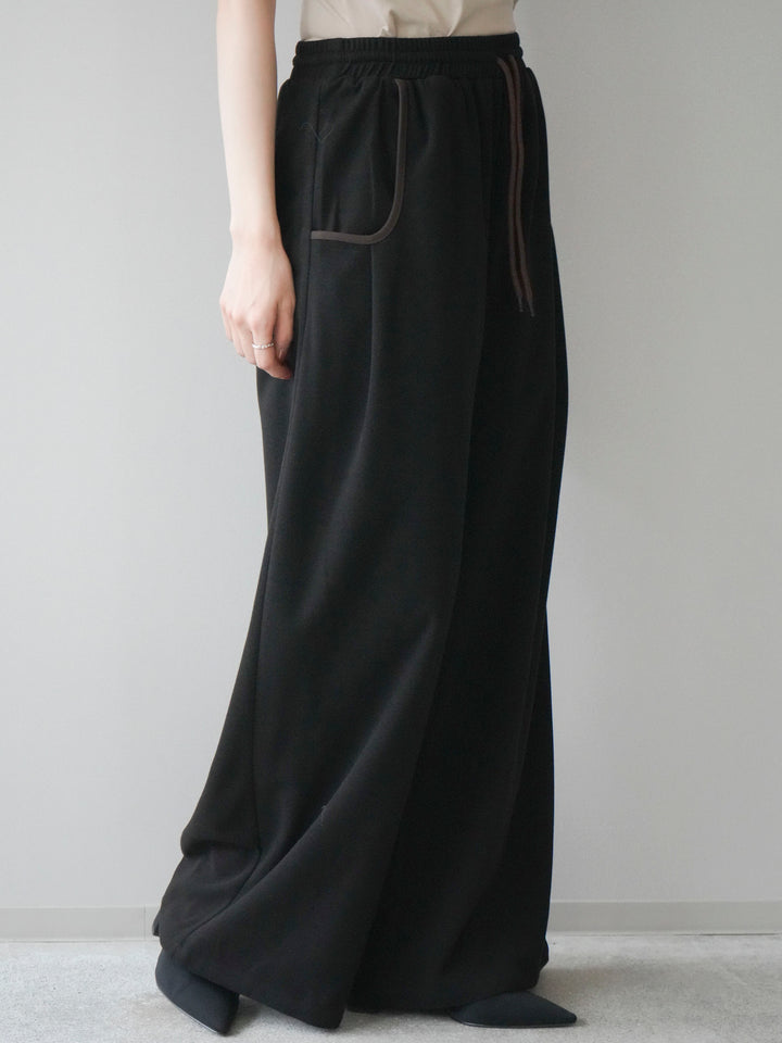 [予約]配色パイピングイージーパンツ/black