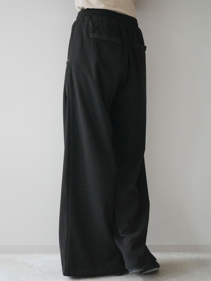 [予約]配色パイピングイージーパンツ/black