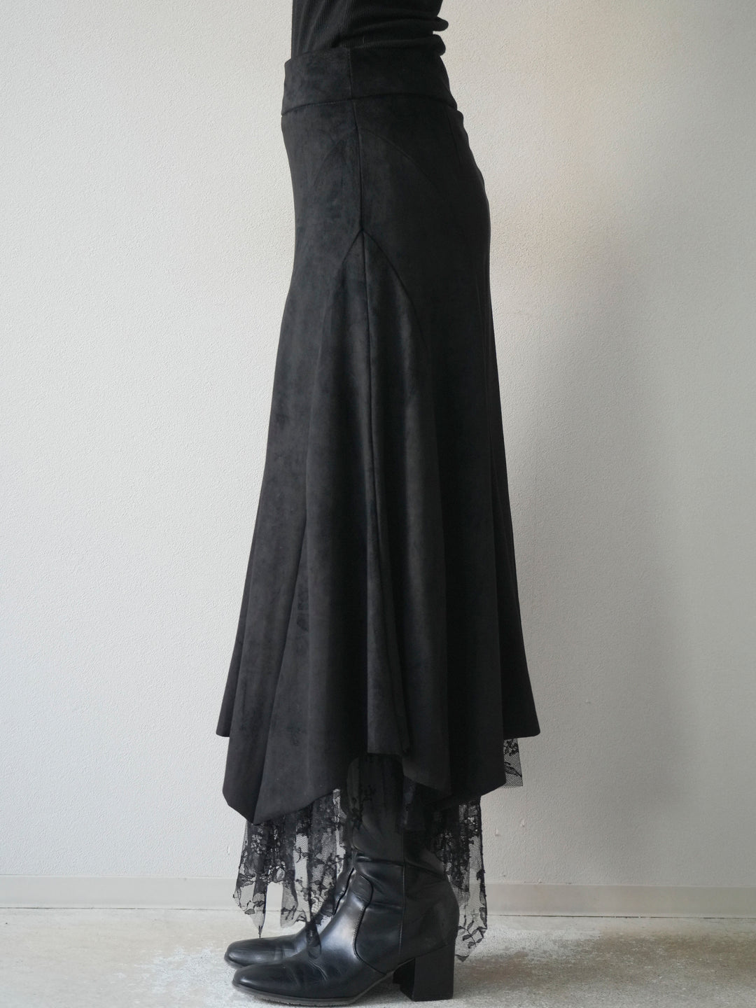 [予約]スエード裾レースアシンメトリースカート/black