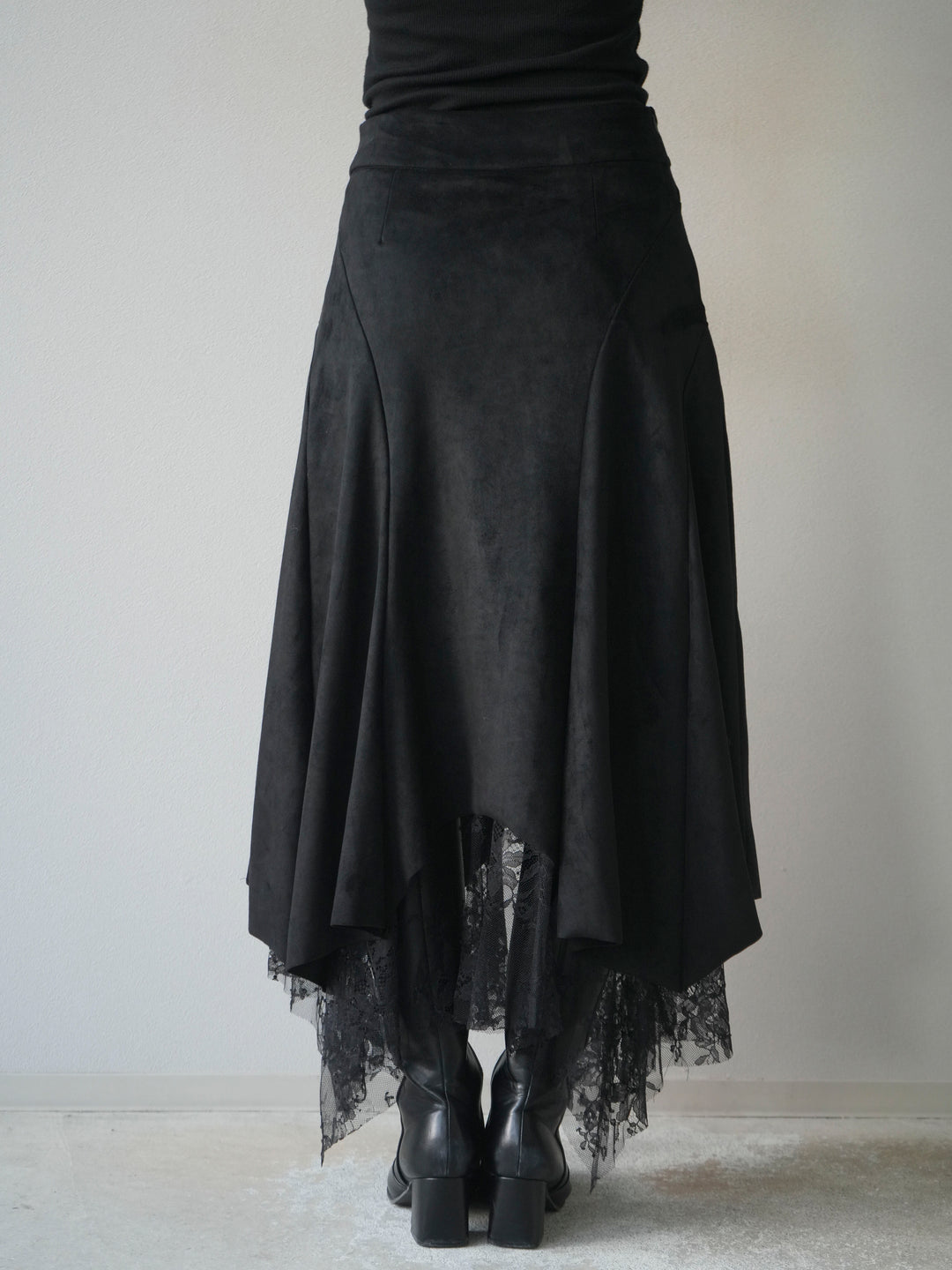 [予約]スエード裾レースアシンメトリースカート/black