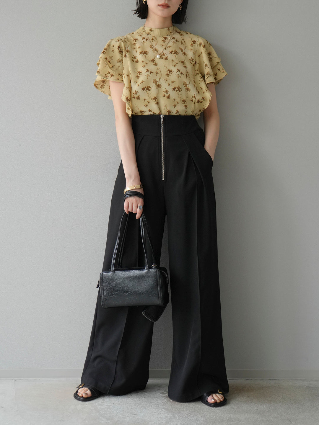 [予約]フラワーモチーフラッフルスリーブブラウス/ベージュ