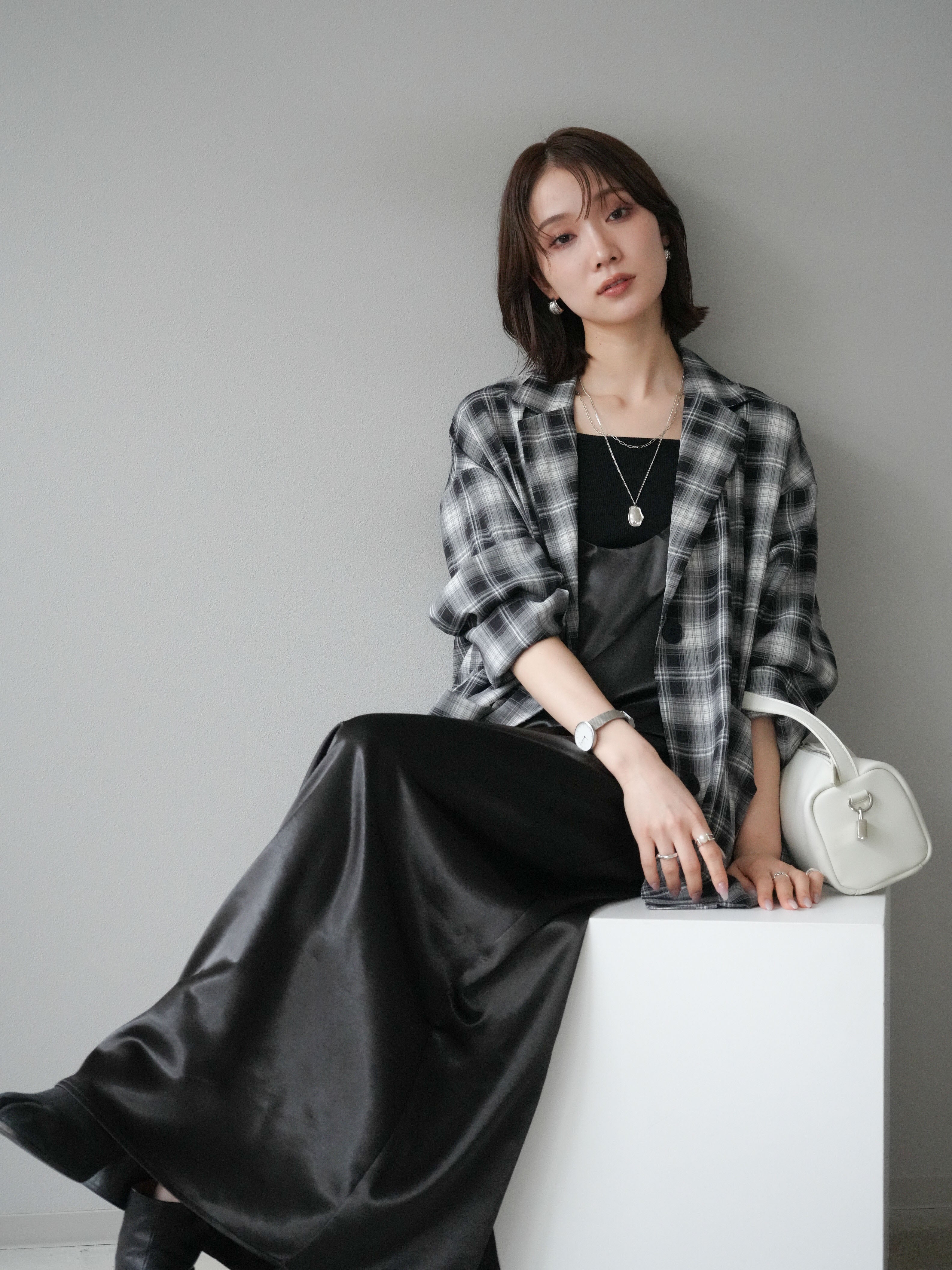 予約]サテンキャミワンピース/ブラック – Lumier