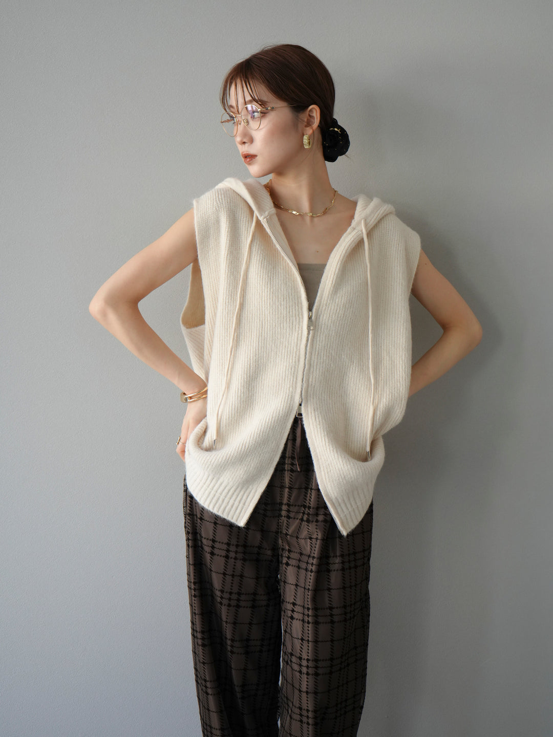 【預購】無袖針織連帽衫/象牙白