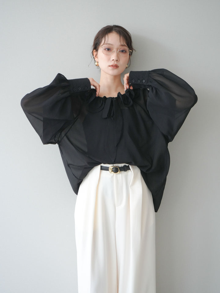 [予約]ラッフルネックシアーブラウス/black