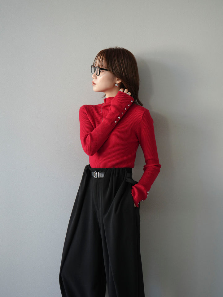 [予約]袖ボタンボトルネックリブニットトップス/レッド