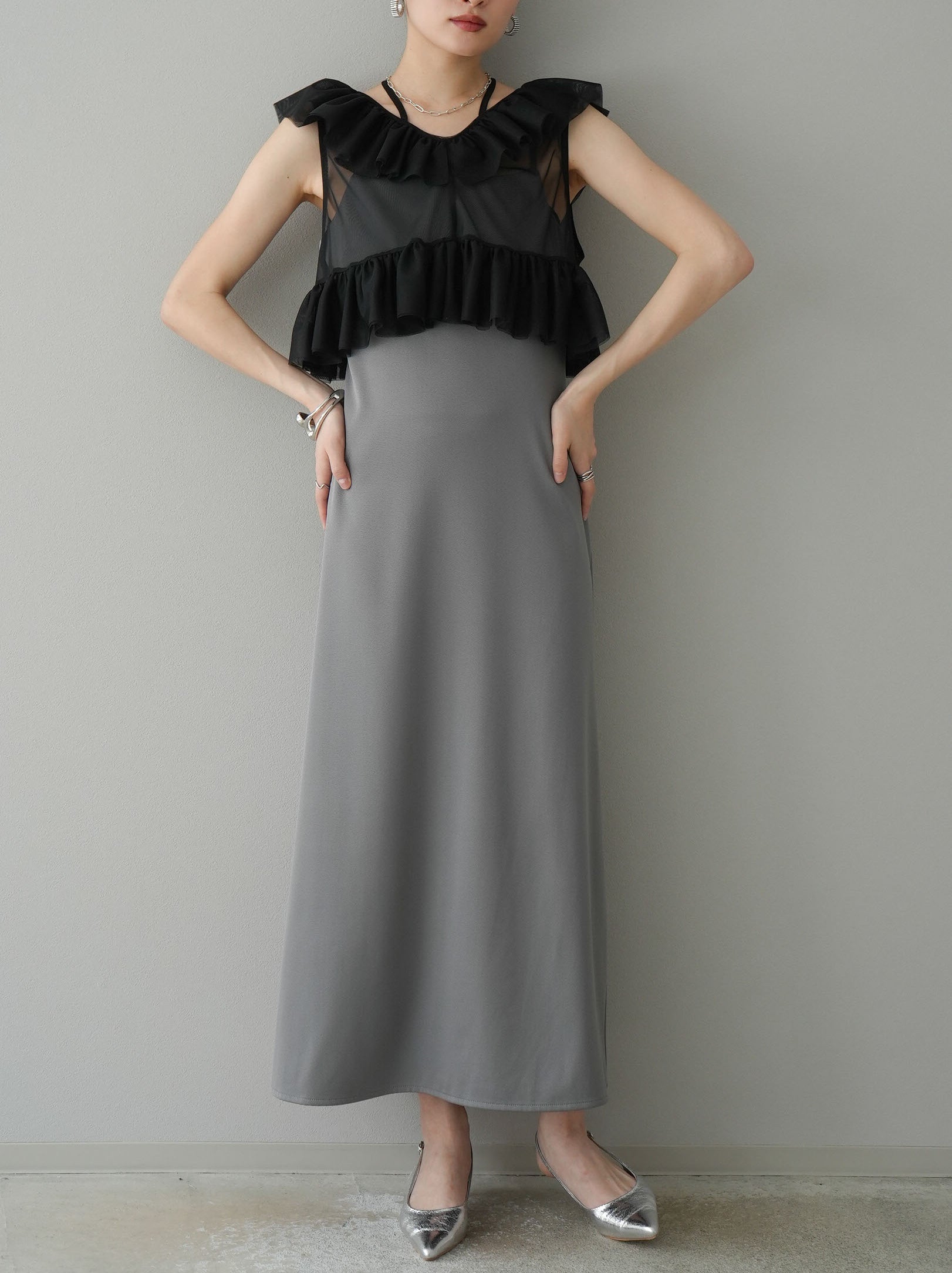 予約]チュールフリルベスト×キャミソールアローワンピースSET