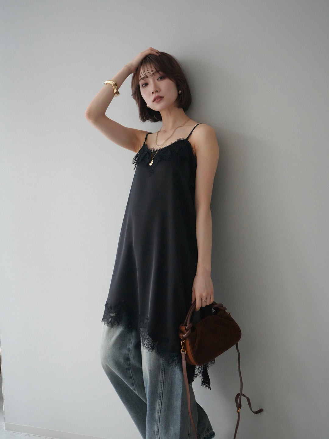 [予約]アシンメトリーサテンレースキャミソール/black