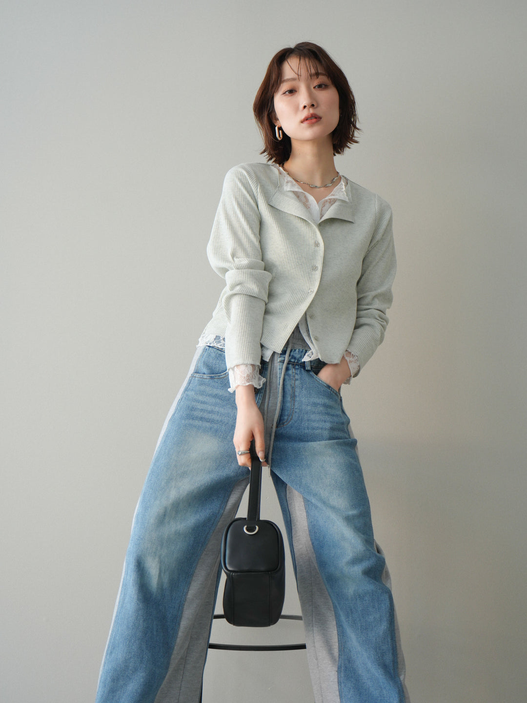 【預購】蕾絲拼接羅紋開襟衫 / 淺灰色