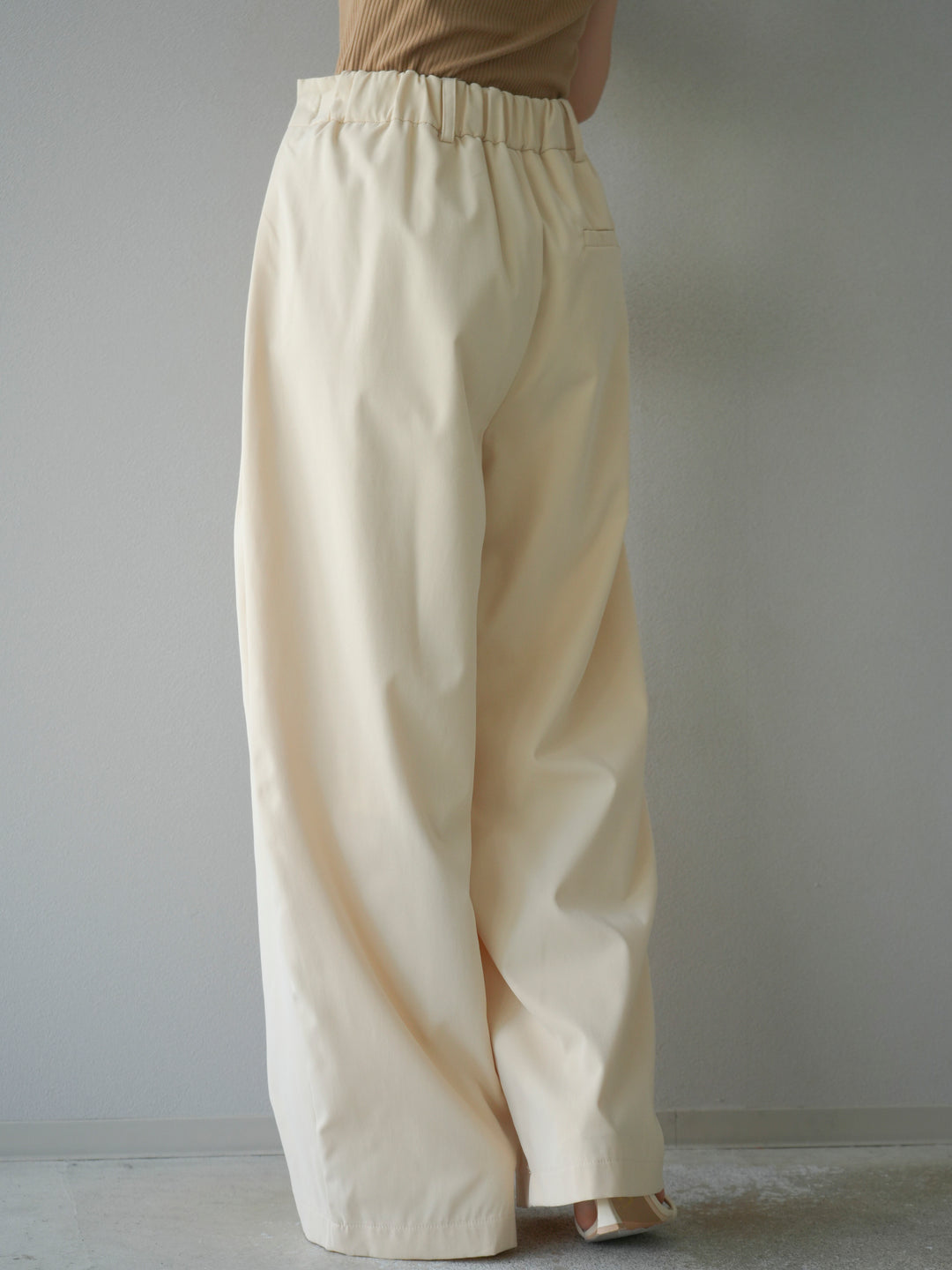 [予約]タックデザインワイドパンツ/アイボリー