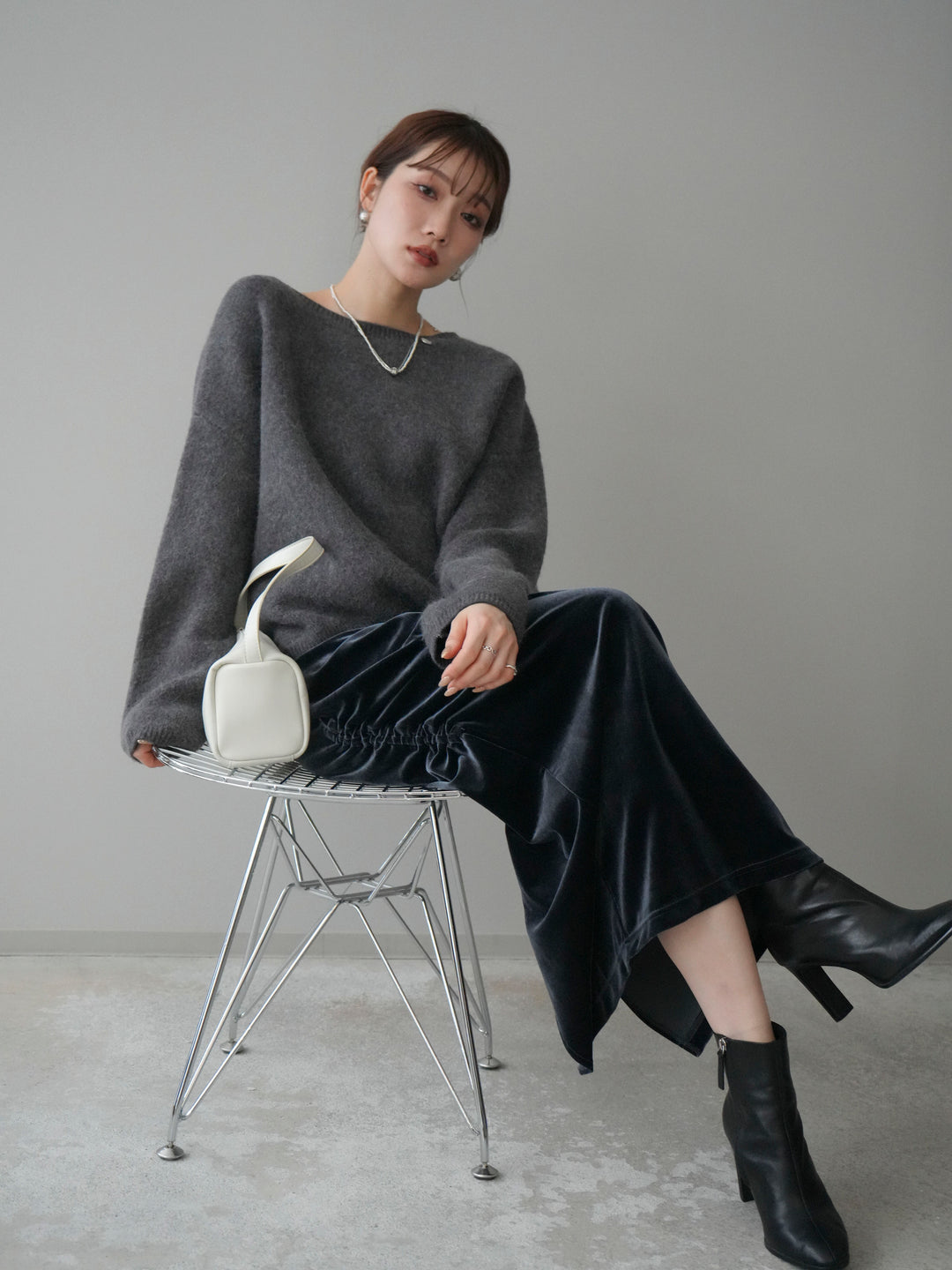 [予約]アンゴラタッチボートネッククロップドプルオーバー/charcoal