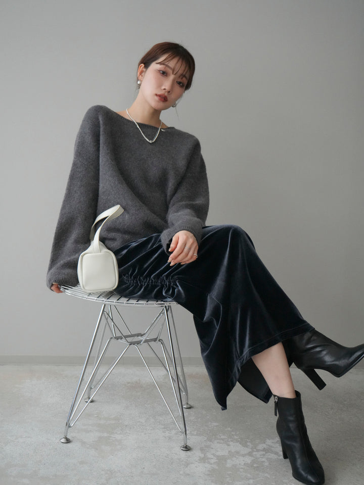 [予約]アンゴラタッチボートネッククロップドプルオーバー/charcoal