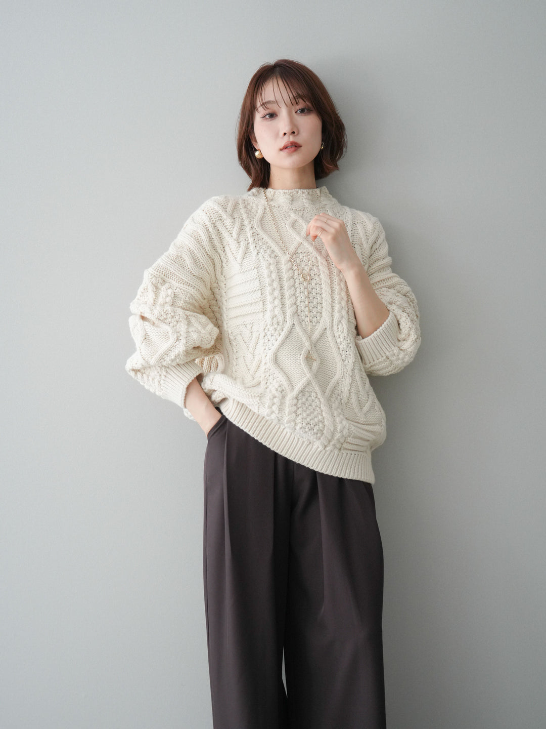 [SET]ケーブル編みモックネックニットプルオーバー+選べるアクセセット(2set)