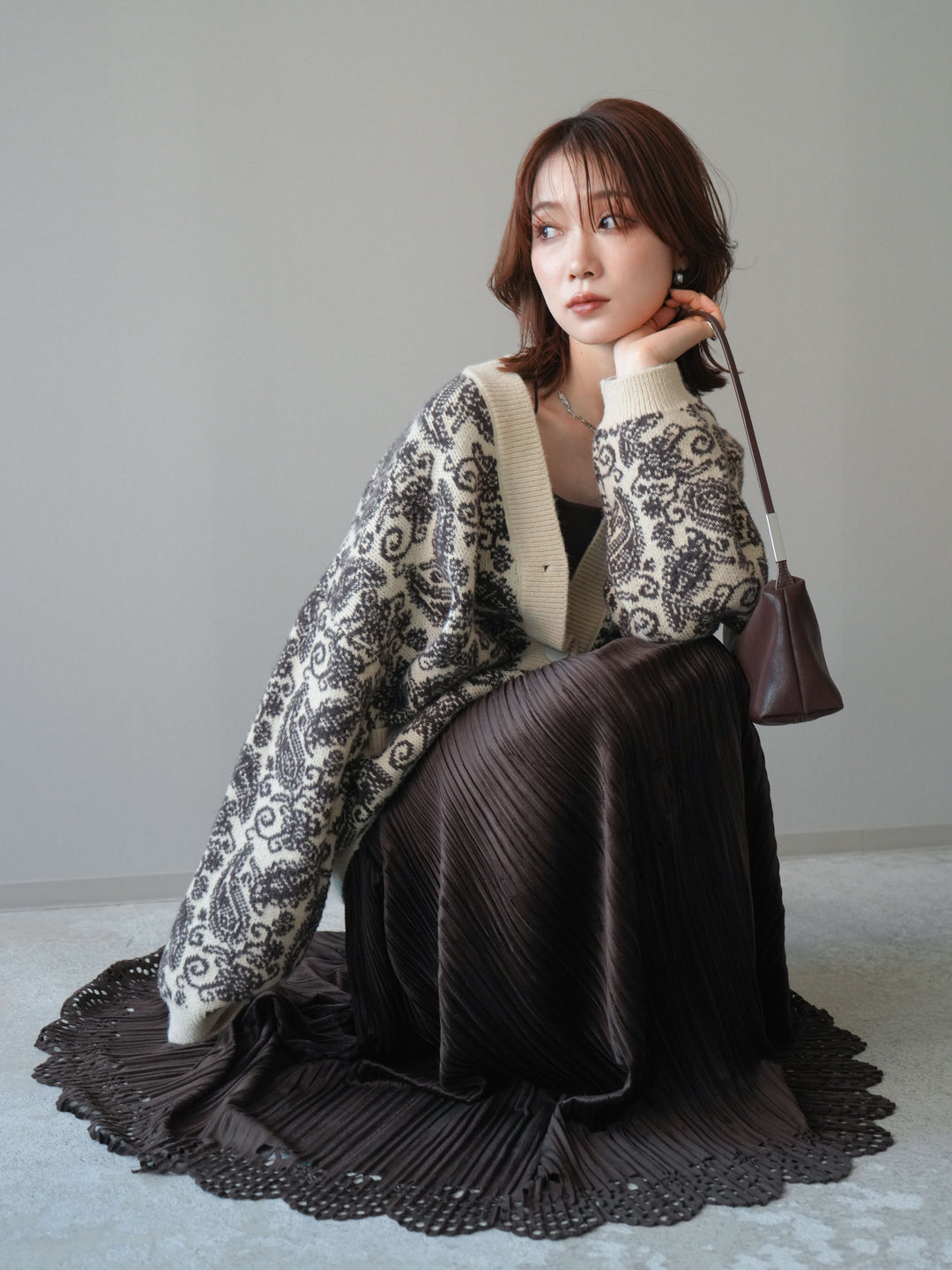 [SET]ペイズリー柄ニットカーディガン+パンチングデザインスエードプリーツスカート(2set)