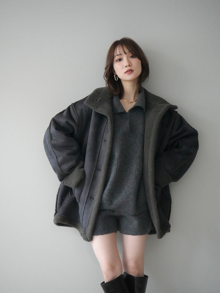 [予約]スタンドネックフェイクムートンミディアムコート/charcoal